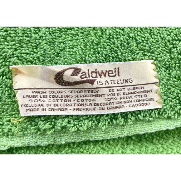 Vintage 80s small bath towel, Kelly green, embroidered, Caldwell Canada - Picture 4 of 8